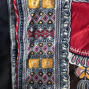 Handmade Togolese Dashiki Shirt: Unique African Craftsmanship